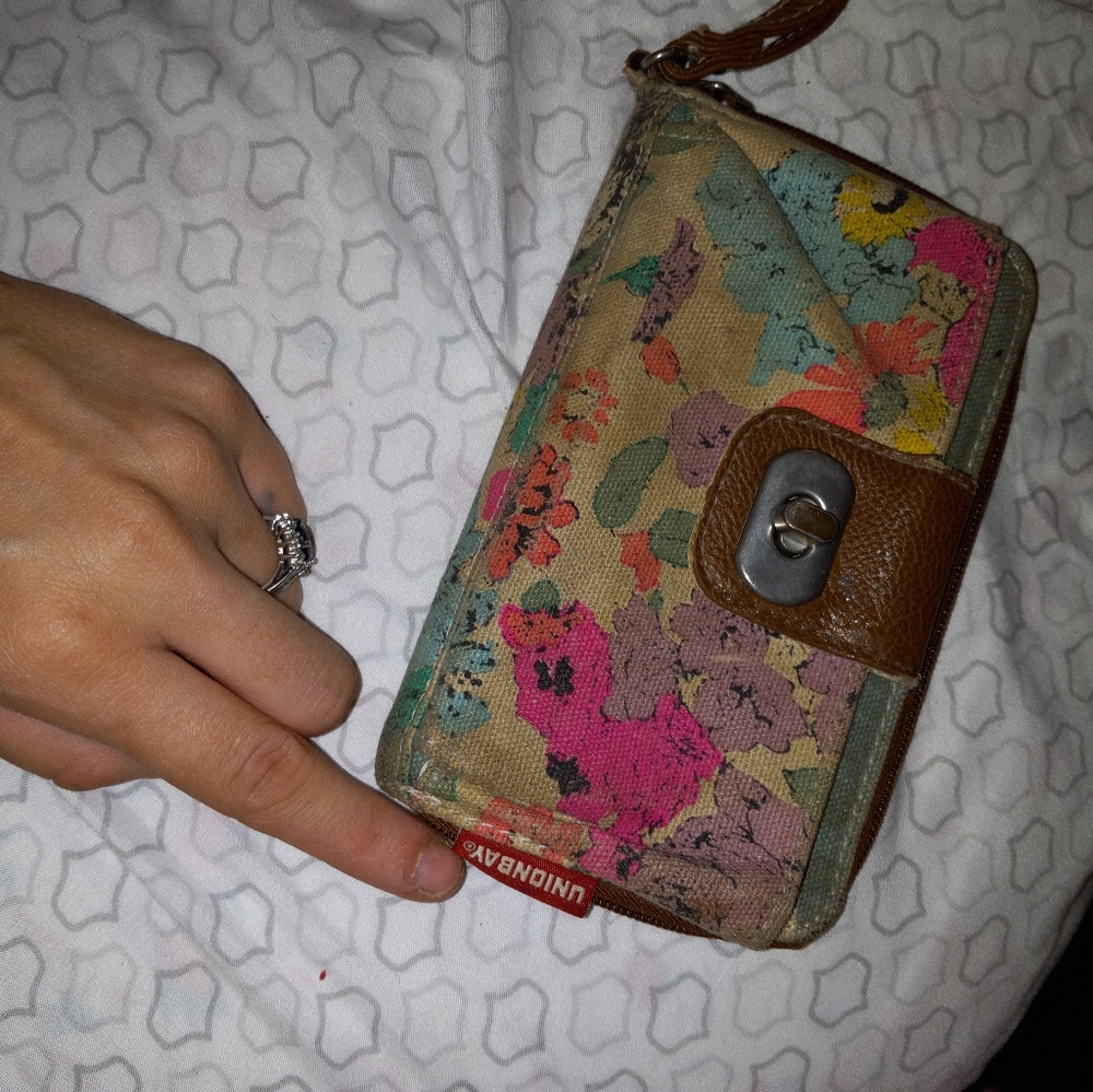 (ONLY CREDIT) Floral Wallet Wristlet